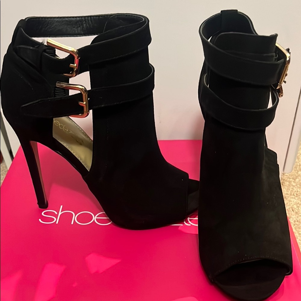 Black Peep-Toe Heeled Sandals